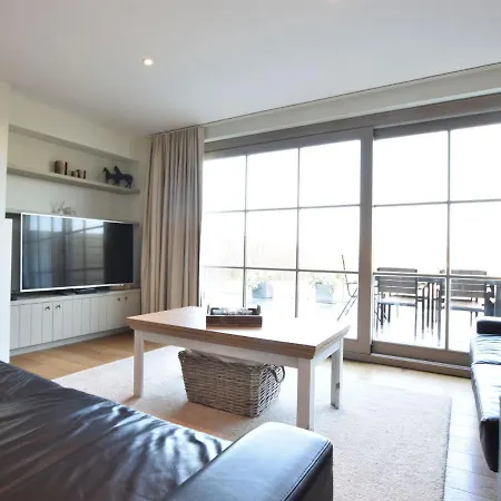 Spacious Holiday In Middelkerke With Jacuzzi Nyaraló *